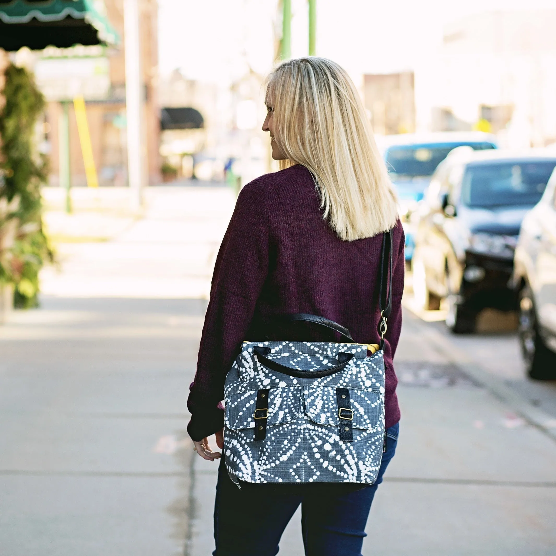 Amber Crossbody Premier: Ticking Stripe