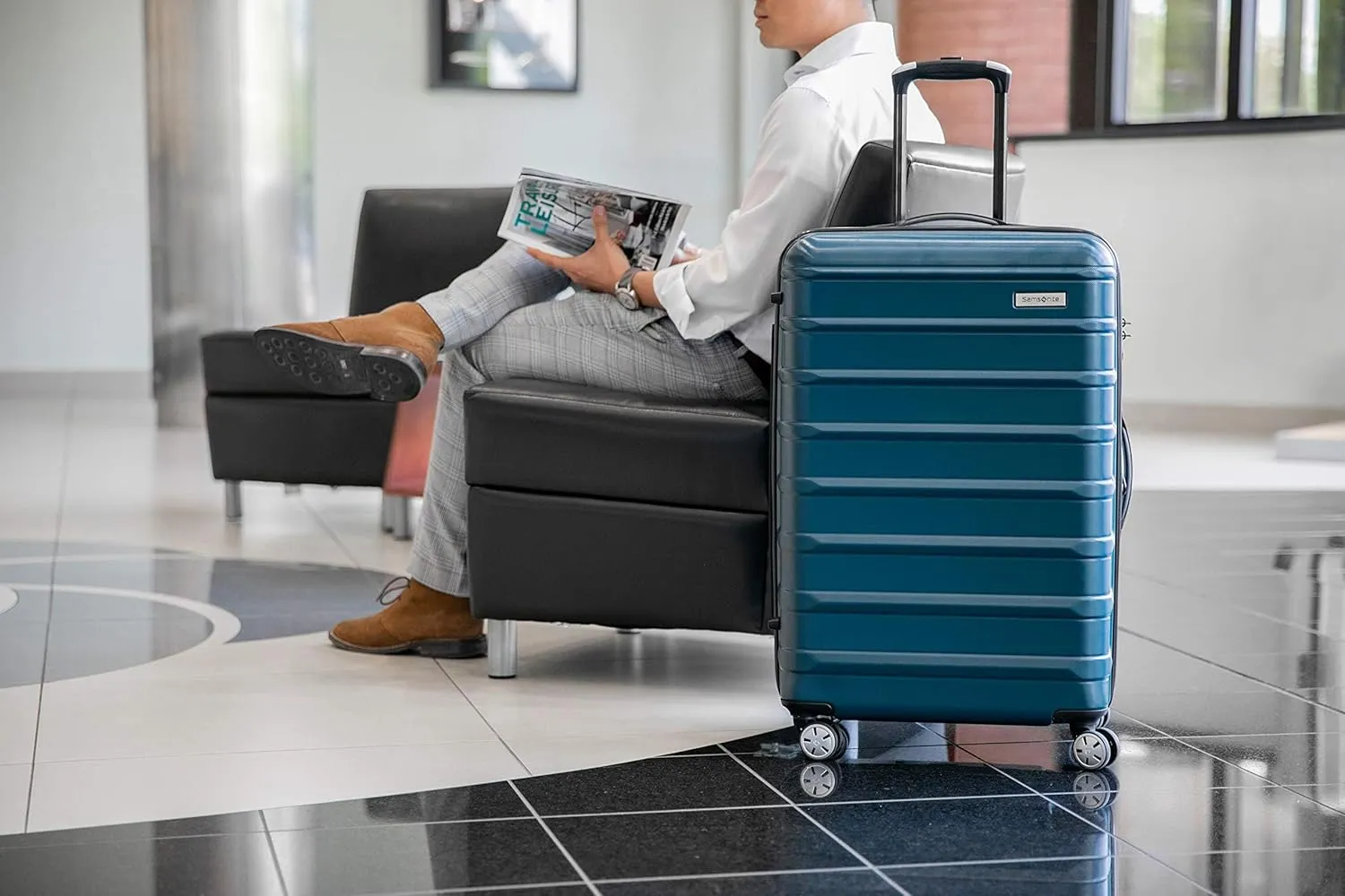 Samsonite Omni 2 28-Inch Large Checked Hardside Luggage with 360 Spinner Wheels - Scratch Resistant Hardshell - TSA Lock - Expandable Polycarbonate Shell for Lightweight Travel - Nova Teal